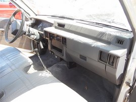 1992 Dodge D50 White 2.4L MT 2WD #214010